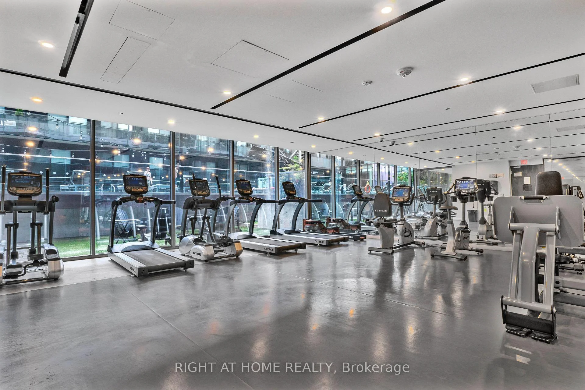 Photo 2 of Unit 306, 32 Trolley Crescent, Toronto, Moss Park — HOMEH