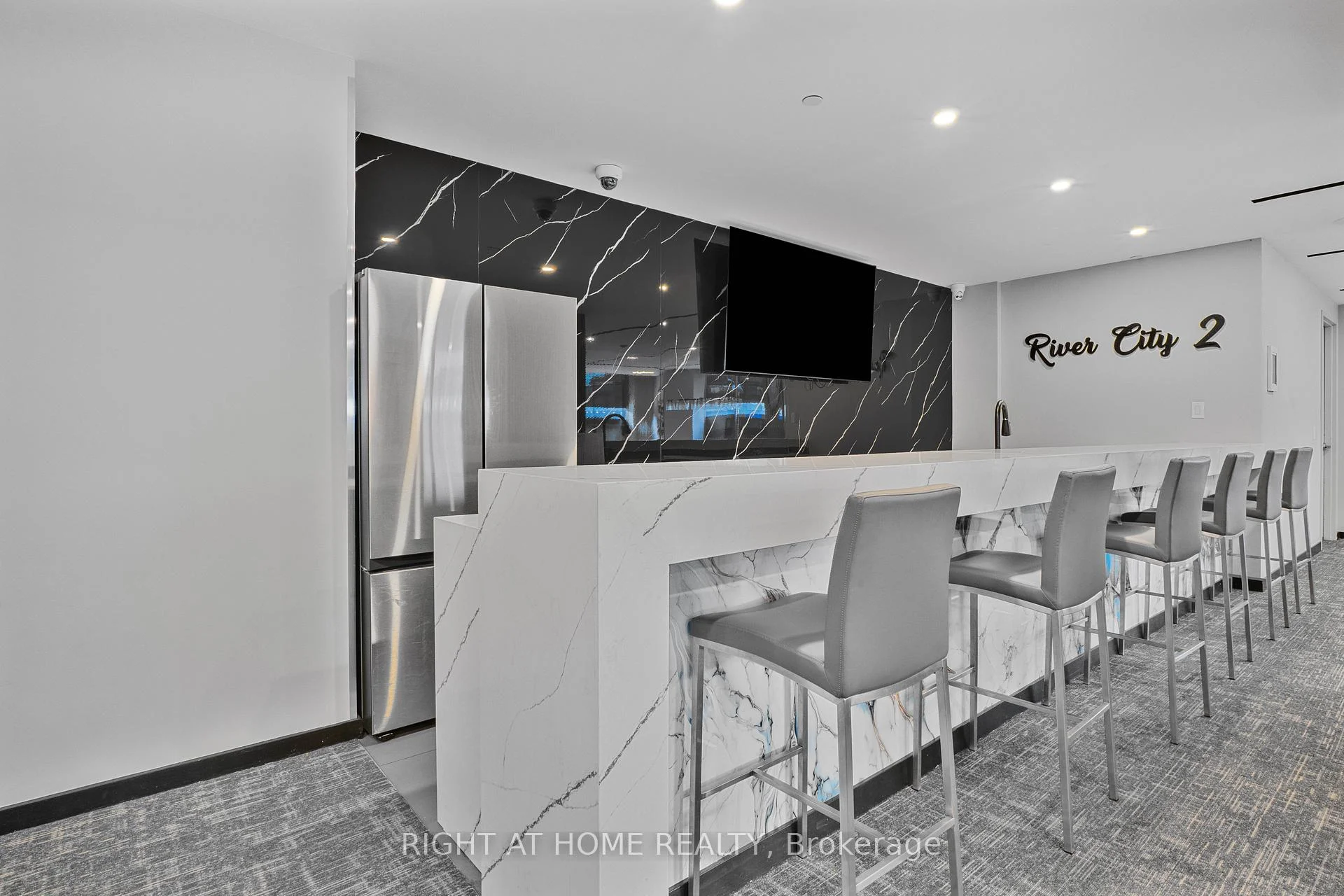 Photo 4 of Unit 306, 32 Trolley Crescent, Toronto, Moss Park — HOMEH