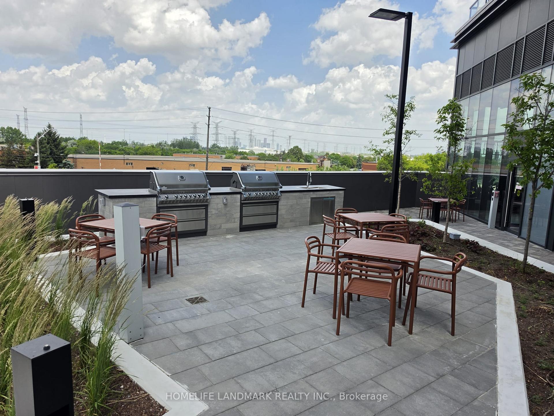 Photo 14 of Unit 321, 10 Flavelle Trail, Vaughan, Steeles West Industrial — HOMEH
