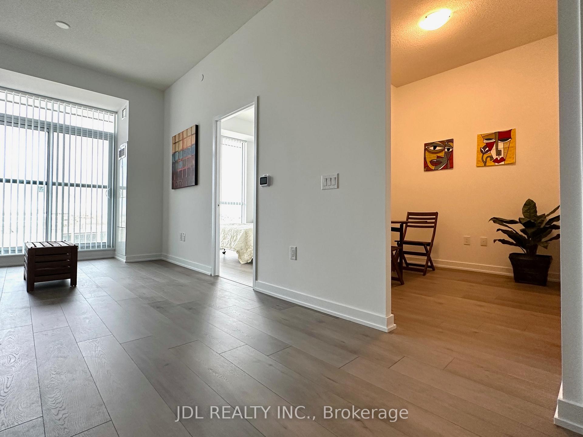 Photo 11 of Unit 515, 60 Honeycrisp Crescent, Vaughan, Vaughan Corporate Centre — HOMEH