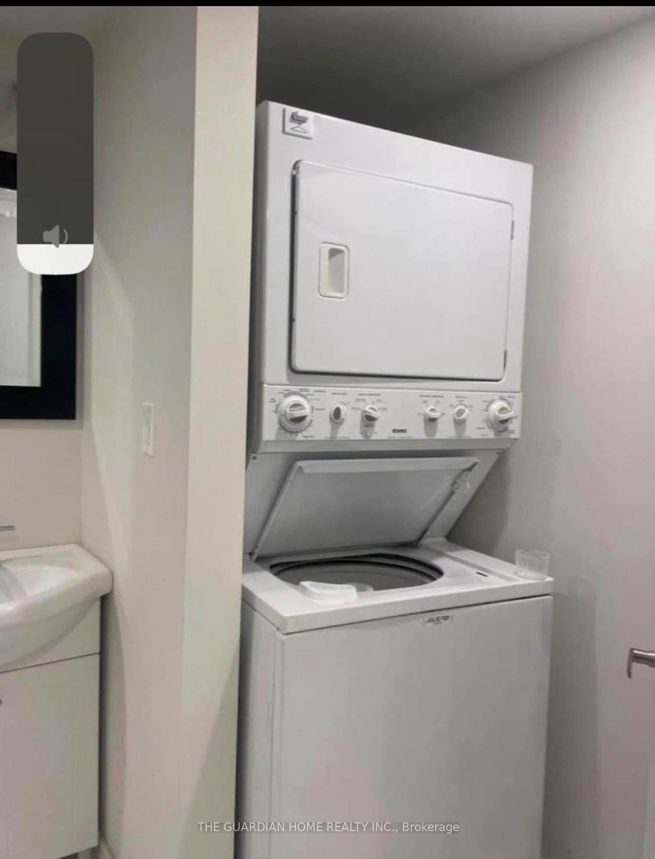 Photo 6 of Unit Bsmt, 37 Murdock Avenue, Aurora, Aurora Heights — HOMEH