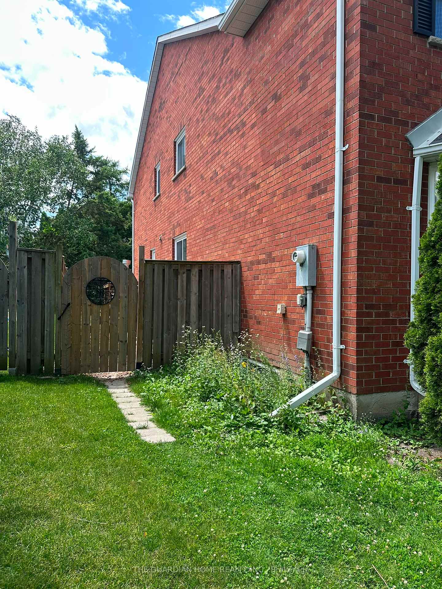 Photo 11 of Unit Bsmt, 37 Murdock Avenue, Aurora, Aurora Heights — HOMEH