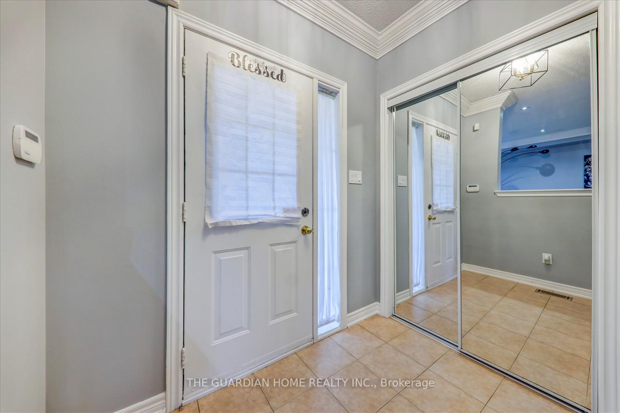 Photo 4 of 6931 14th Avenue, Markham, Box Grove — HOMEH