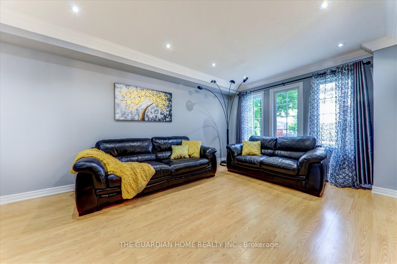 Photo 5 of 6931 14th Avenue, Markham, Box Grove — HOMEH