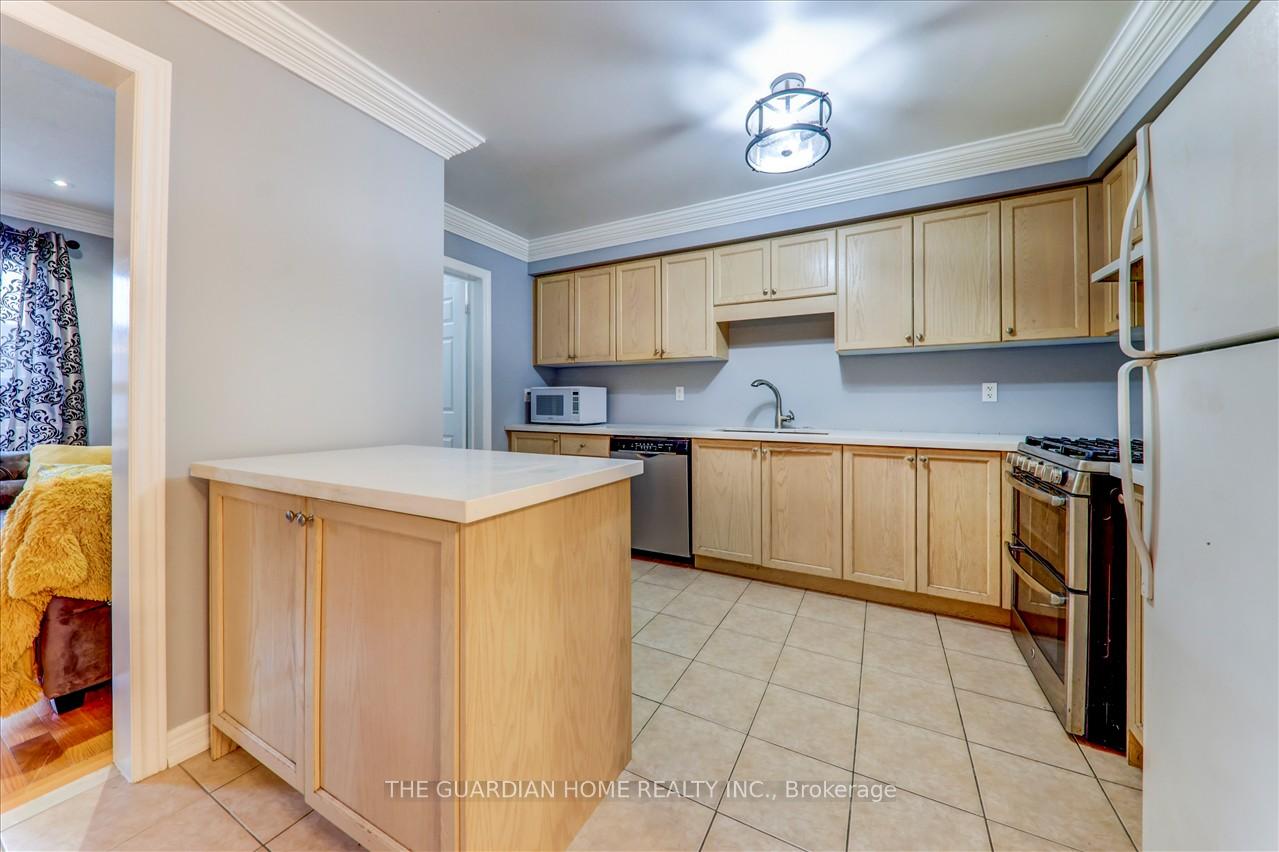 Photo 13 of 6931 14th Avenue, Markham, Box Grove — HOMEH