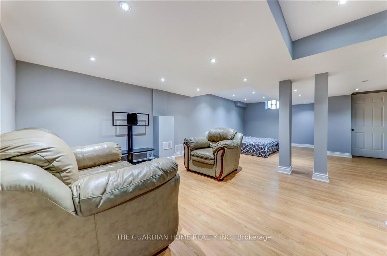 Photo 32 of 6931 14th Avenue, Markham, Box Grove — HOMEH