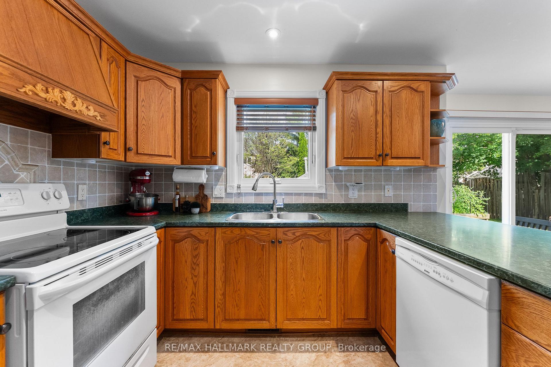 Photo 17 of 24 Wendell Avenue, Ottawa, Stittsville (Central) — HOMEH