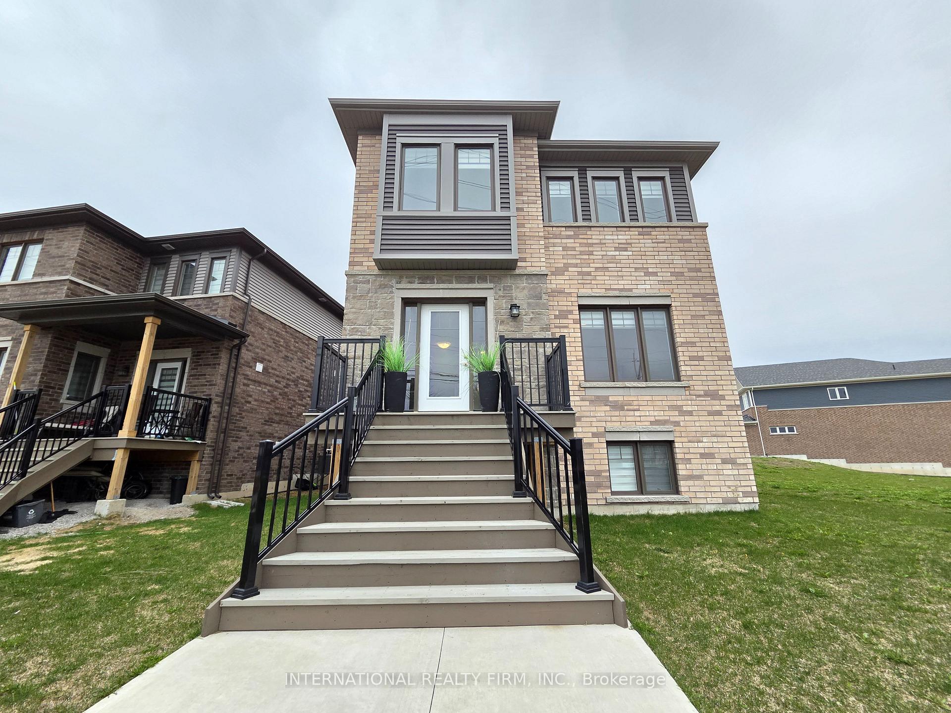 Photo 2 of 23 Harvest Crescent, Barrie, Rural Barrie Southeast — HOMEH