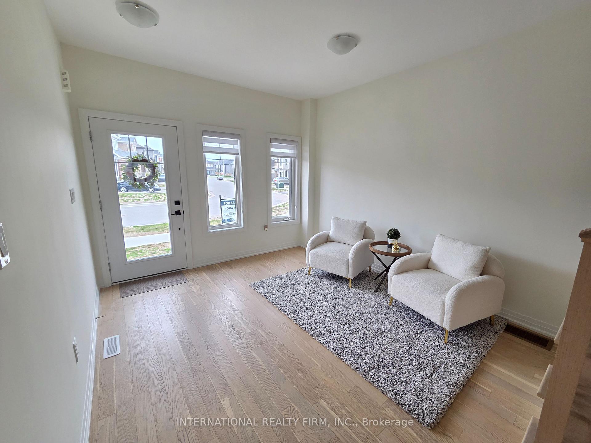 Photo 4 of 23 Harvest Crescent, Barrie, Rural Barrie Southeast — HOMEH