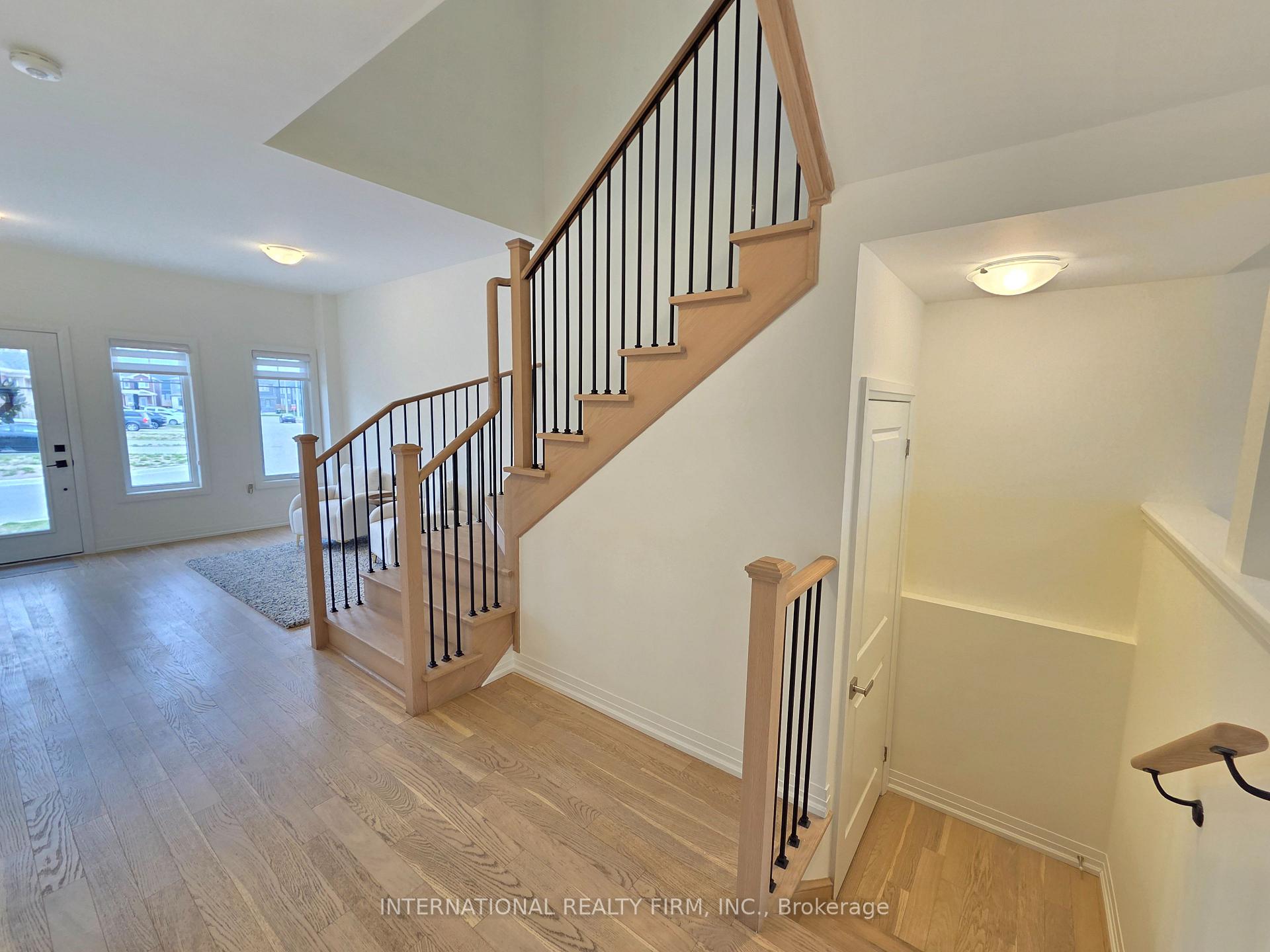 Photo 6 of 23 Harvest Crescent, Barrie, Rural Barrie Southeast — HOMEH