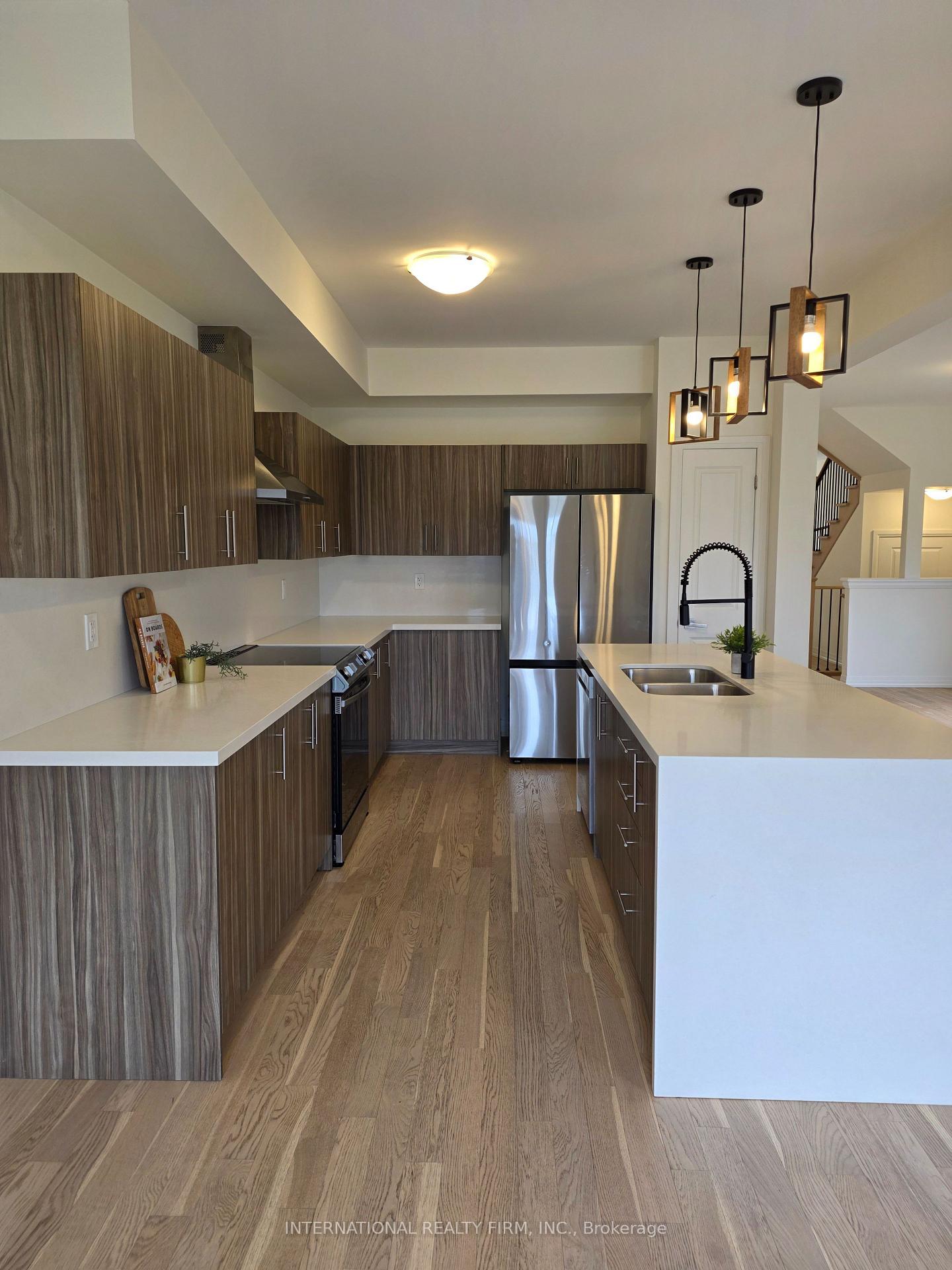 Photo 11 of 23 Harvest Crescent, Barrie, Rural Barrie Southeast — HOMEH