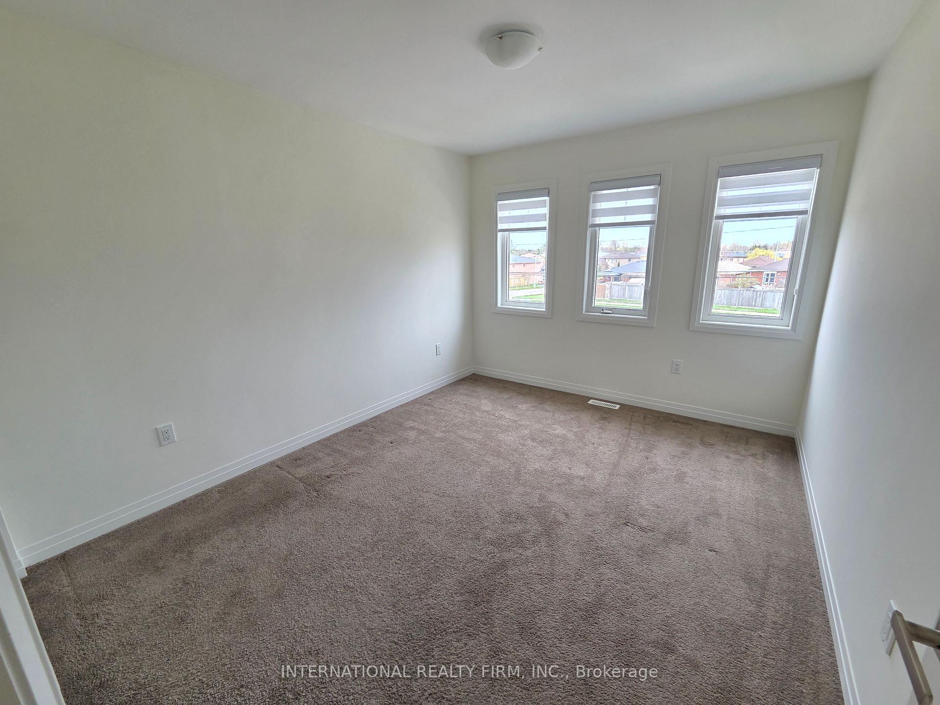 Photo 24 of 23 Harvest Crescent, Barrie, Rural Barrie Southeast — HOMEH