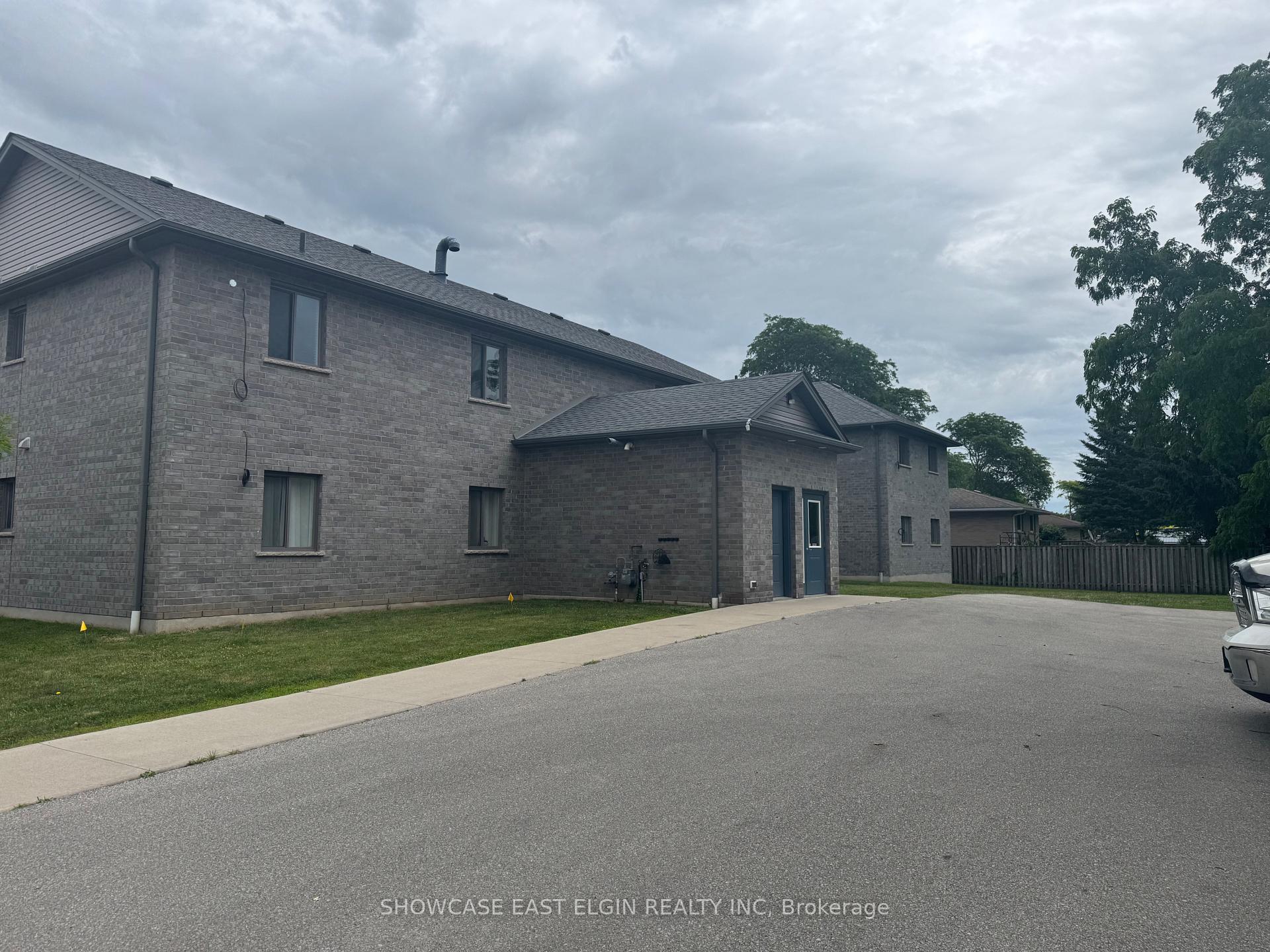 Front of Unit 4, 50 South Street E