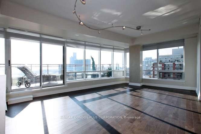 Photo 6 of Unit 902W, 500 Queens Quay W. W, Toronto, Waterfront Communities — HOMEH