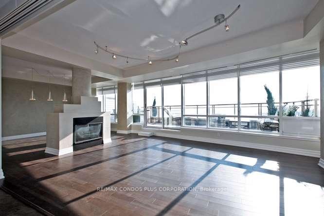 Photo 7 of Unit 902W, 500 Queens Quay W. W, Toronto, Waterfront Communities — HOMEH