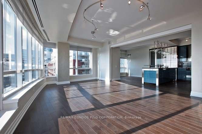 Photo 8 of Unit 902W, 500 Queens Quay W. W, Toronto, Waterfront Communities — HOMEH