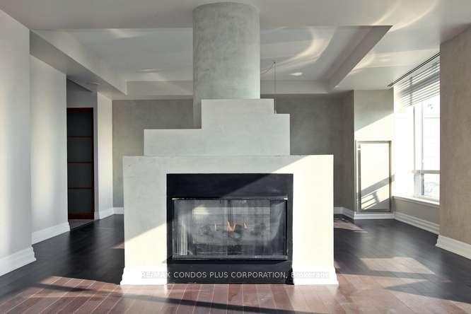 Photo 10 of Unit 902W, 500 Queens Quay W. W, Toronto, Waterfront Communities — HOMEH