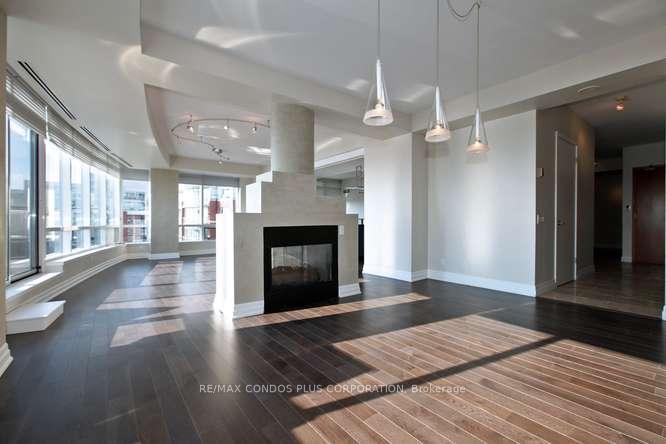 Photo 13 of Unit 902W, 500 Queens Quay W. W, Toronto, Waterfront Communities — HOMEH