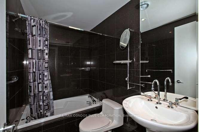 Photo 39 of Unit 902W, 500 Queens Quay W. W, Toronto, Waterfront Communities — HOMEH