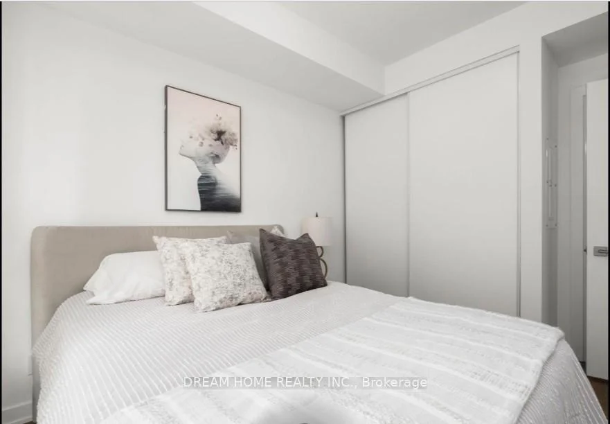 Photo 4 of Unit 306, 609 Avenue Road, Toronto, Yonge-St. Clair — HOMEH