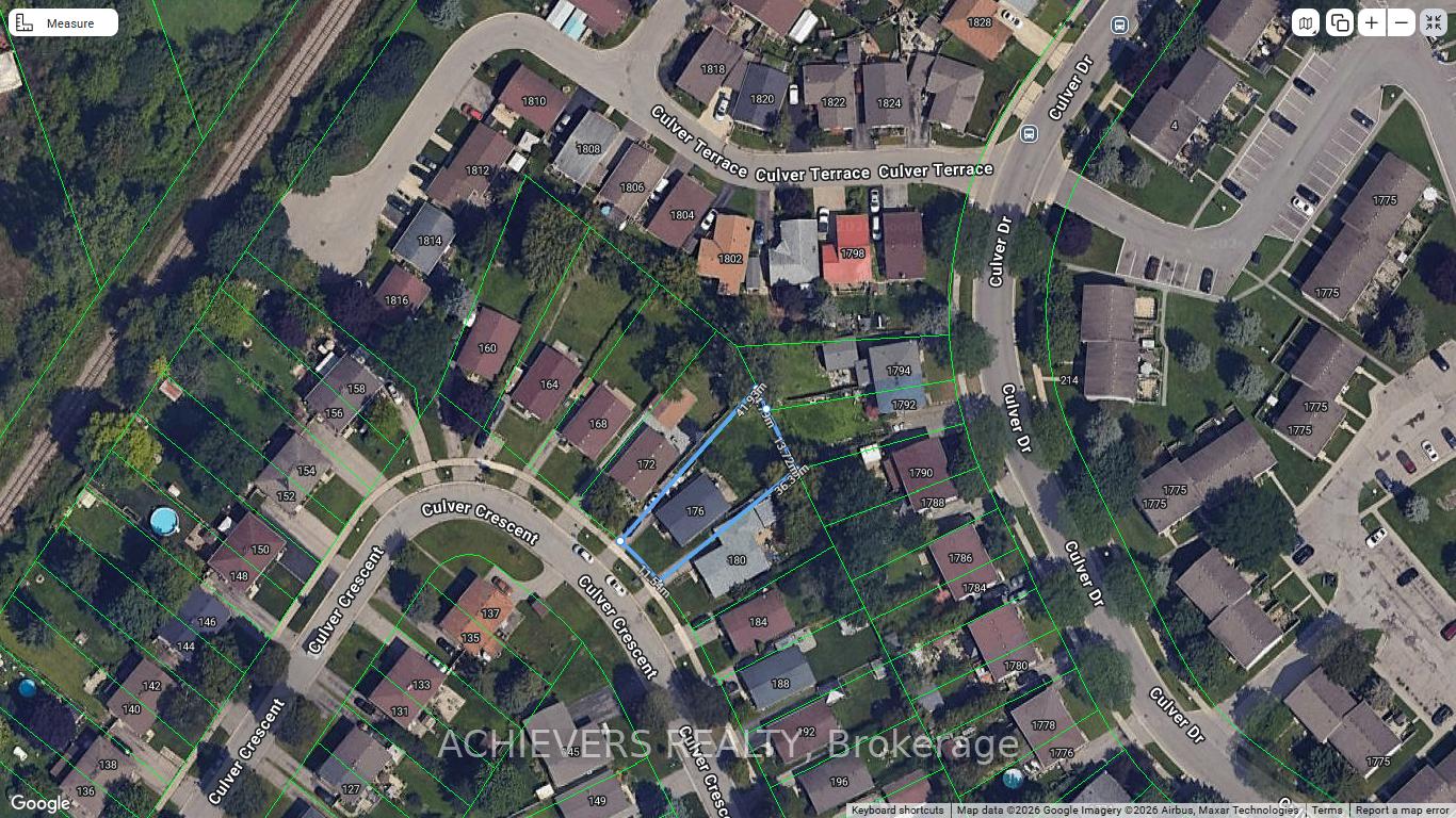 Photo 3 of 176 Culver Crescent, London, East H — HOMEH