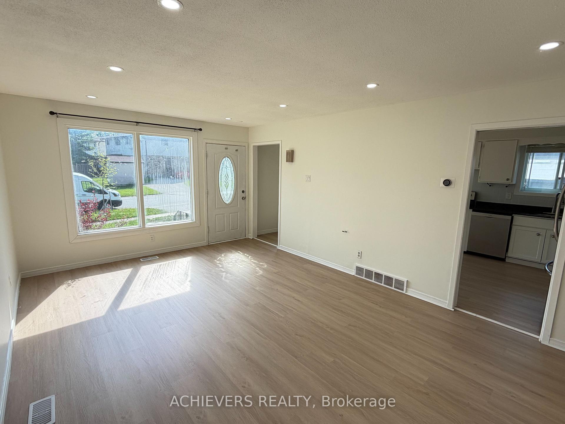 Photo 4 of 176 Culver Crescent, London, East H — HOMEH
