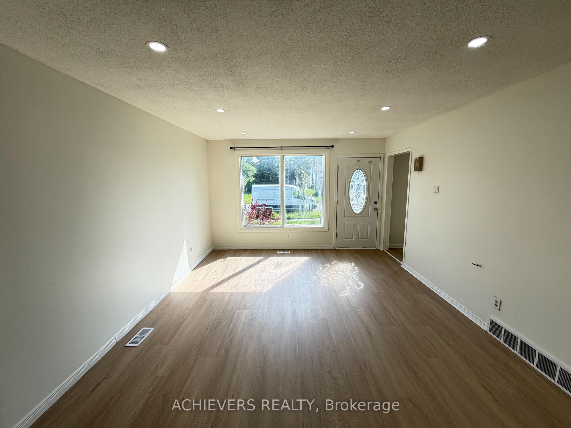 Photo 5 of 176 Culver Crescent, London, East H — HOMEH
