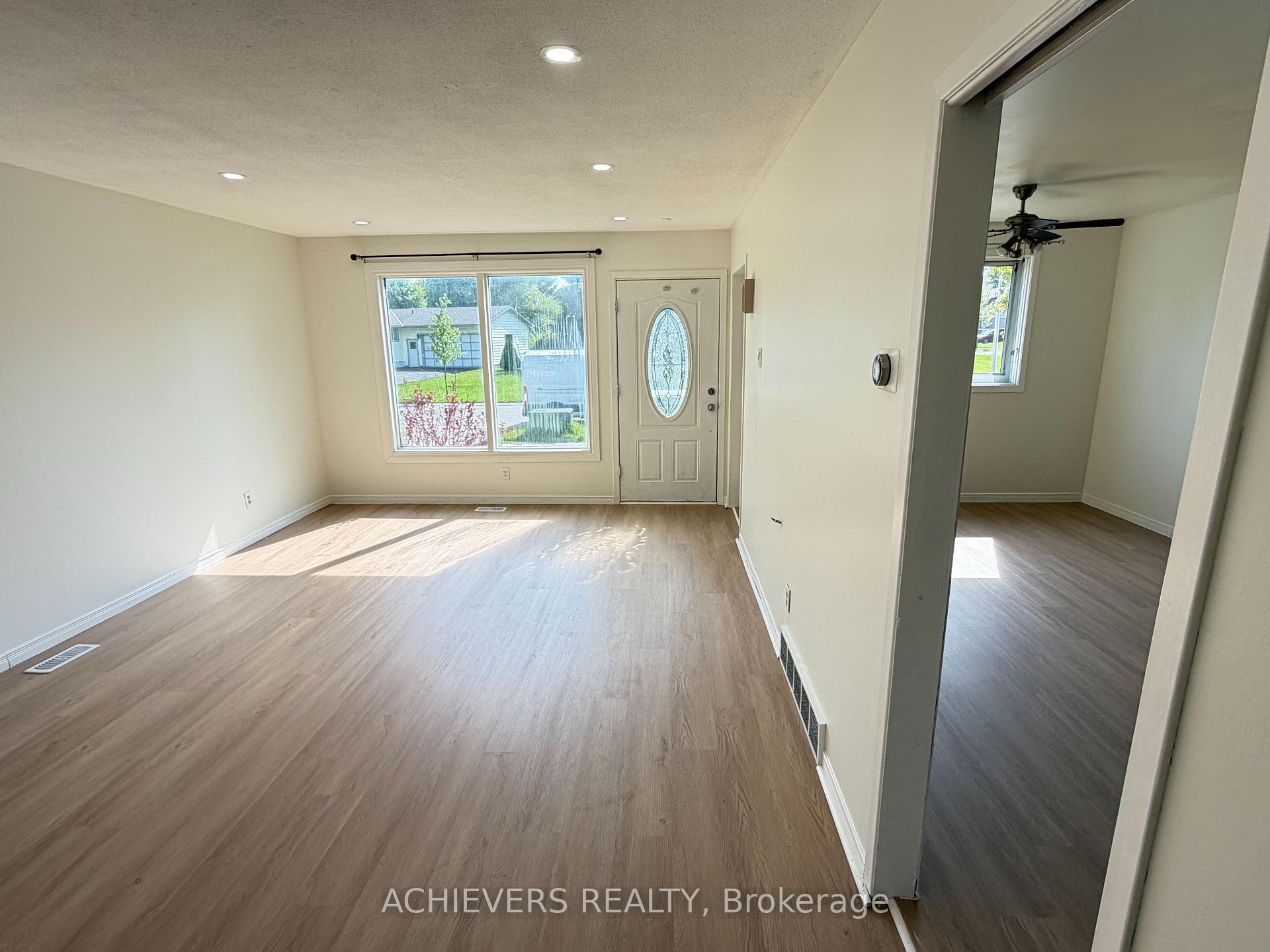 Photo 6 of 176 Culver Crescent, London, East H — HOMEH
