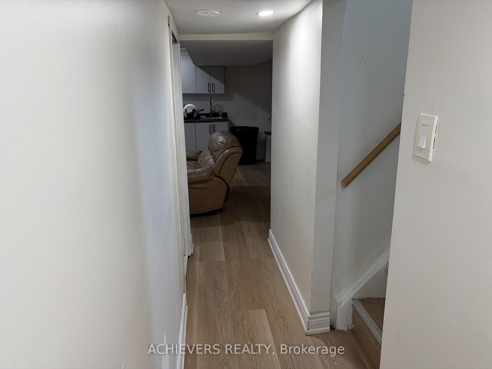 Photo 21 of 176 Culver Crescent, London, East H — HOMEH