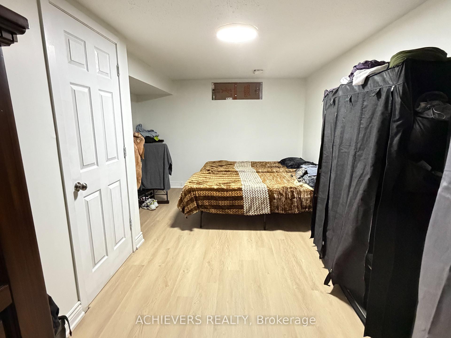 Photo 24 of 176 Culver Crescent, London, East H — HOMEH