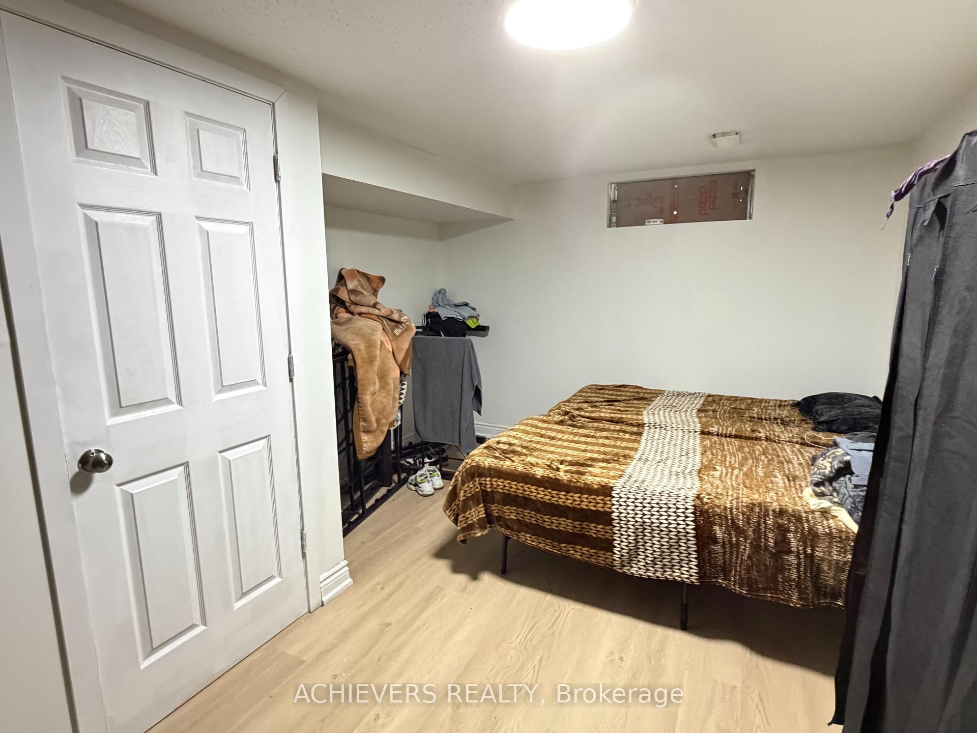 Photo 25 of 176 Culver Crescent, London, East H — HOMEH