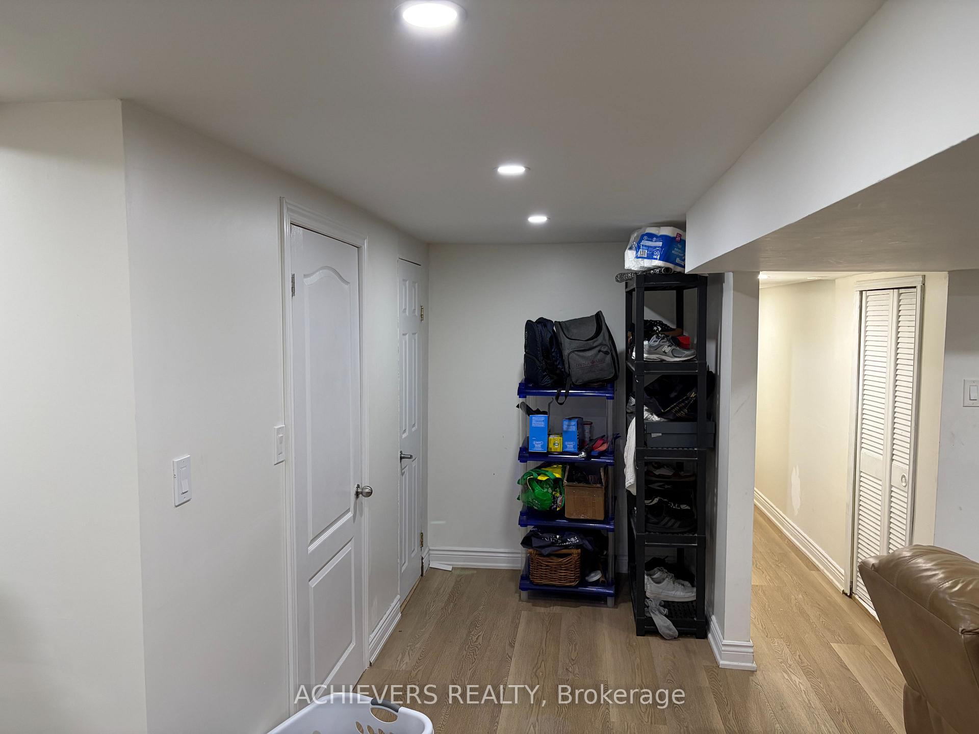 Photo 32 of 176 Culver Crescent, London, East H — HOMEH