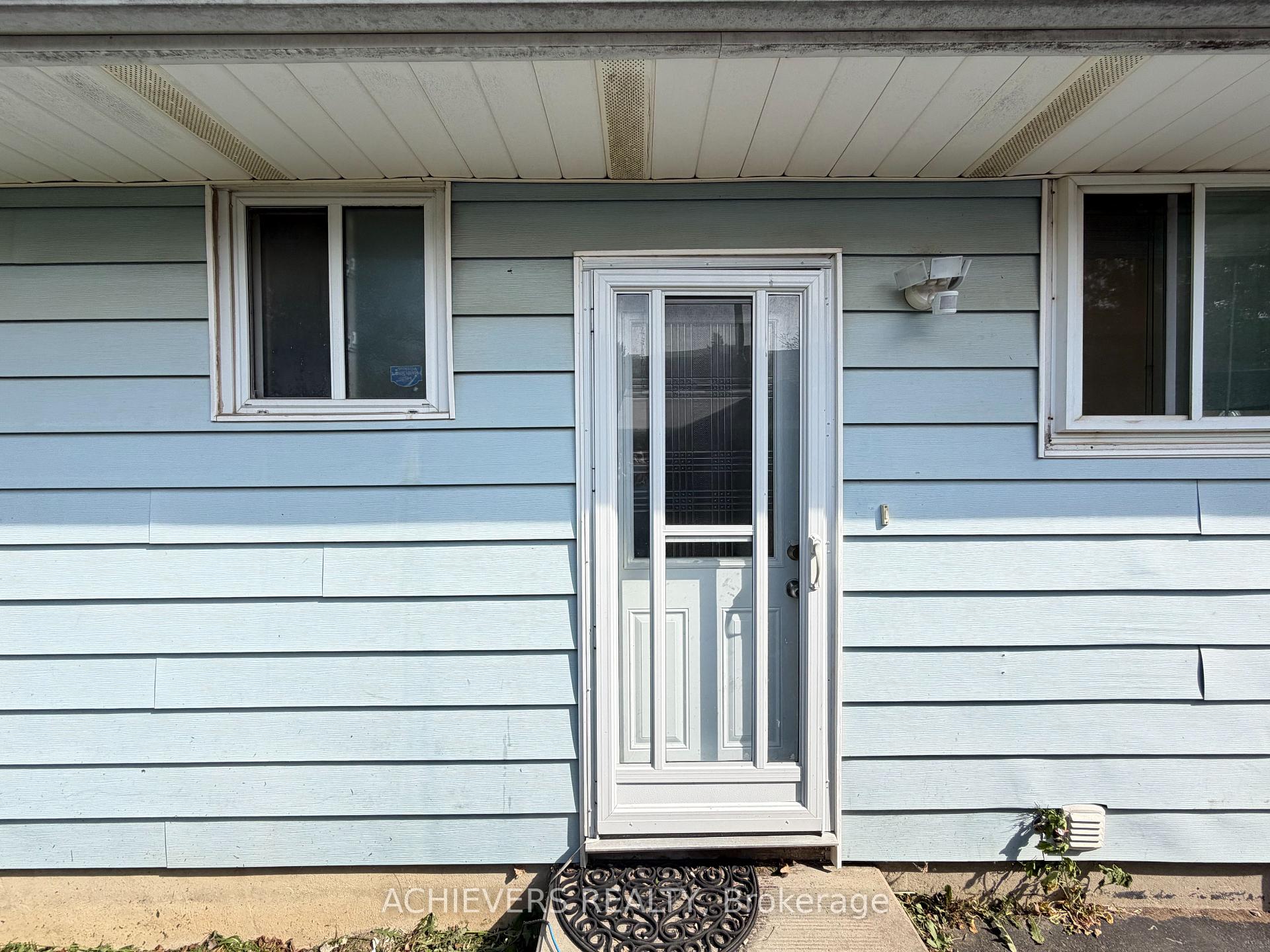Photo 33 of 176 Culver Crescent, London, East H — HOMEH