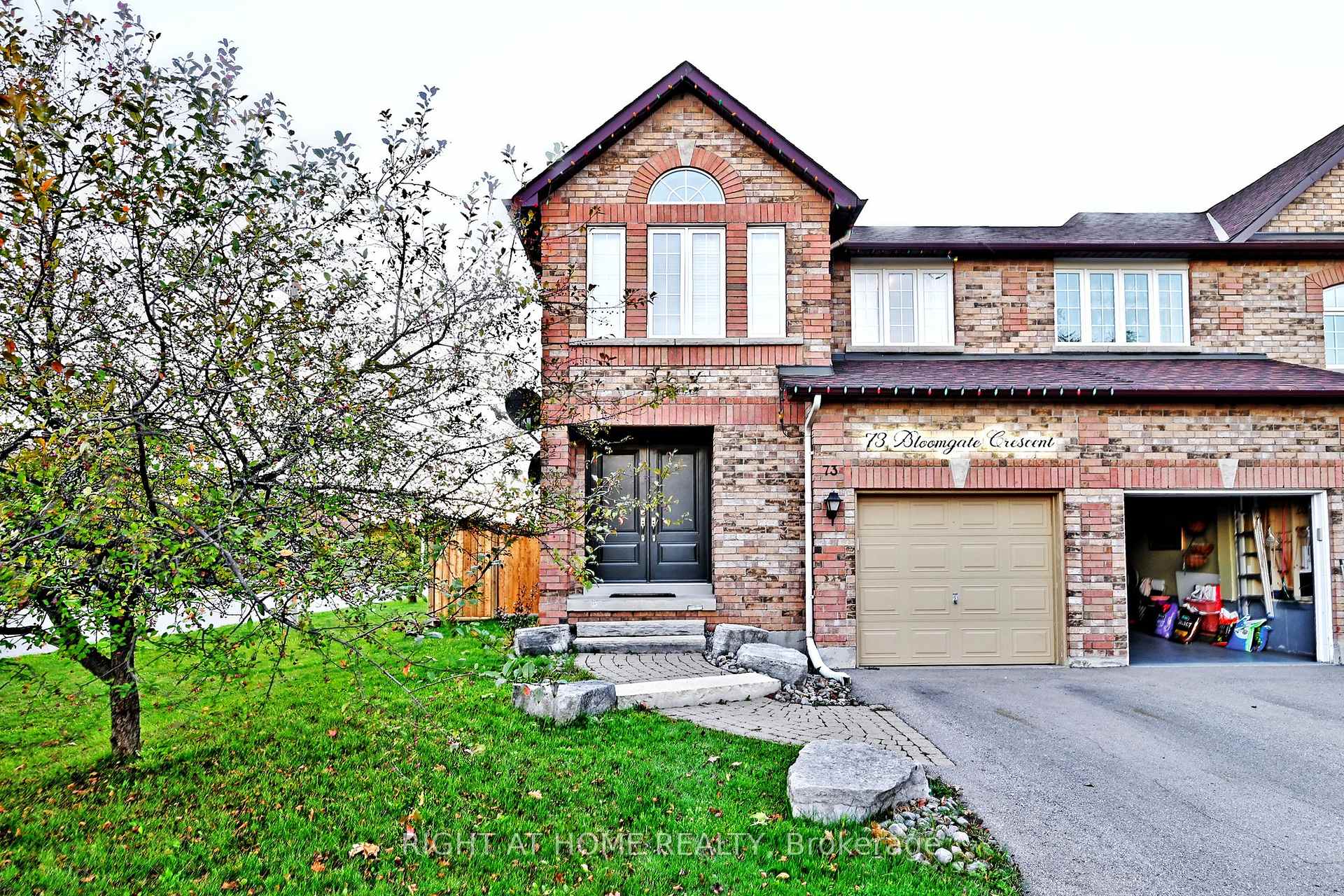Photo 1 of 73 Bloomgate Crescent, Richmond Hill, Oak Ridges — HOMEH