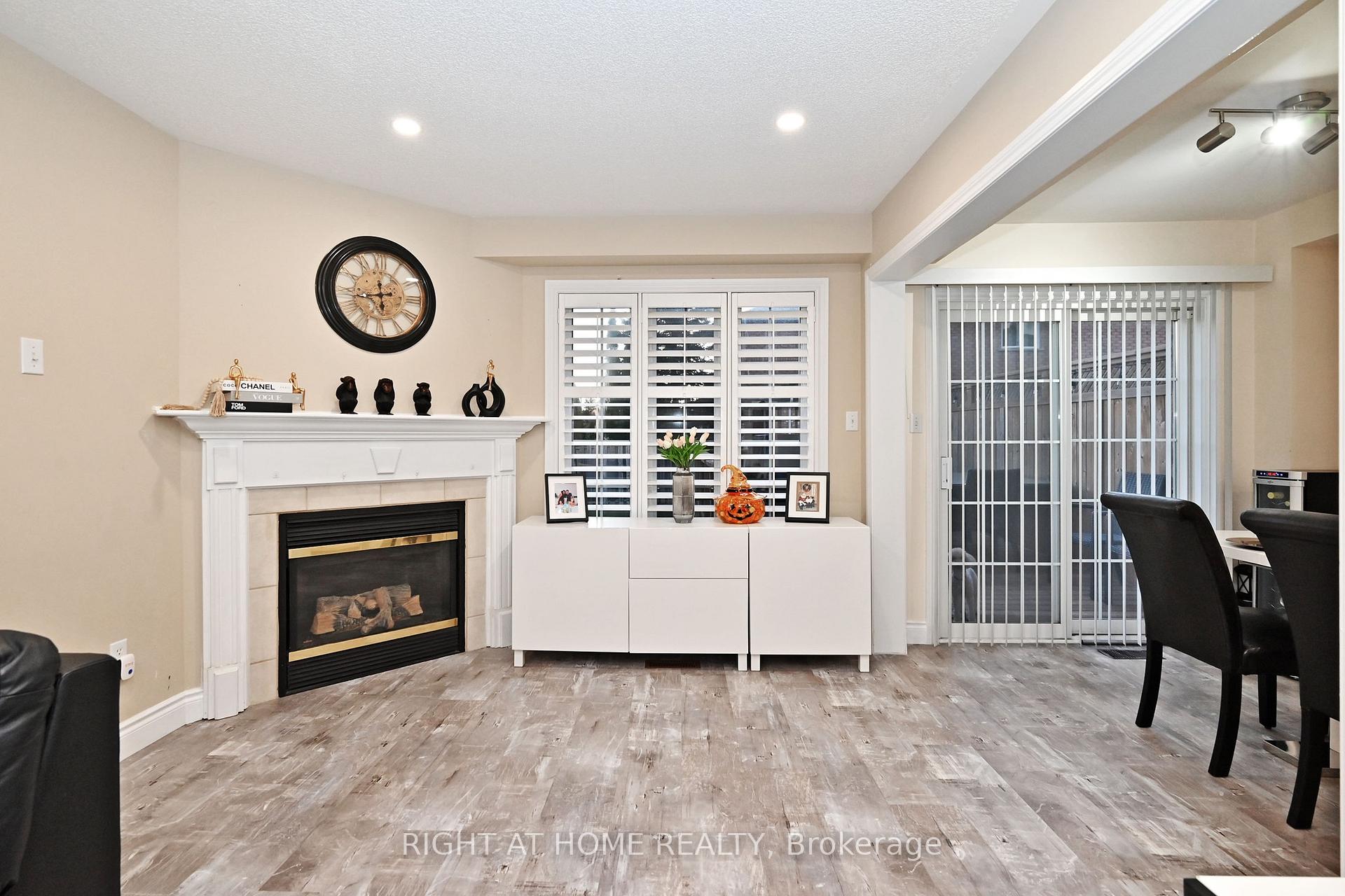Photo 11 of 73 Bloomgate Crescent, Richmond Hill, Oak Ridges — HOMEH