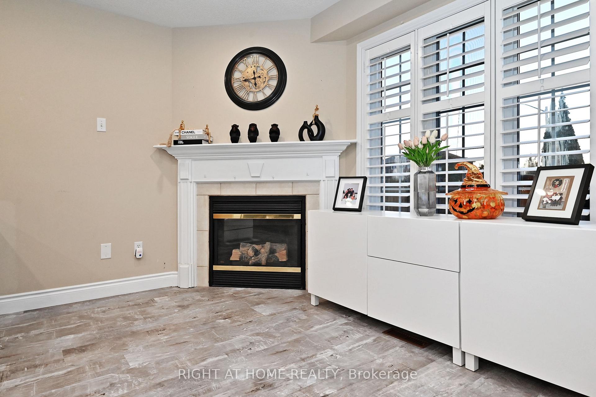 Photo 12 of 73 Bloomgate Crescent, Richmond Hill, Oak Ridges — HOMEH
