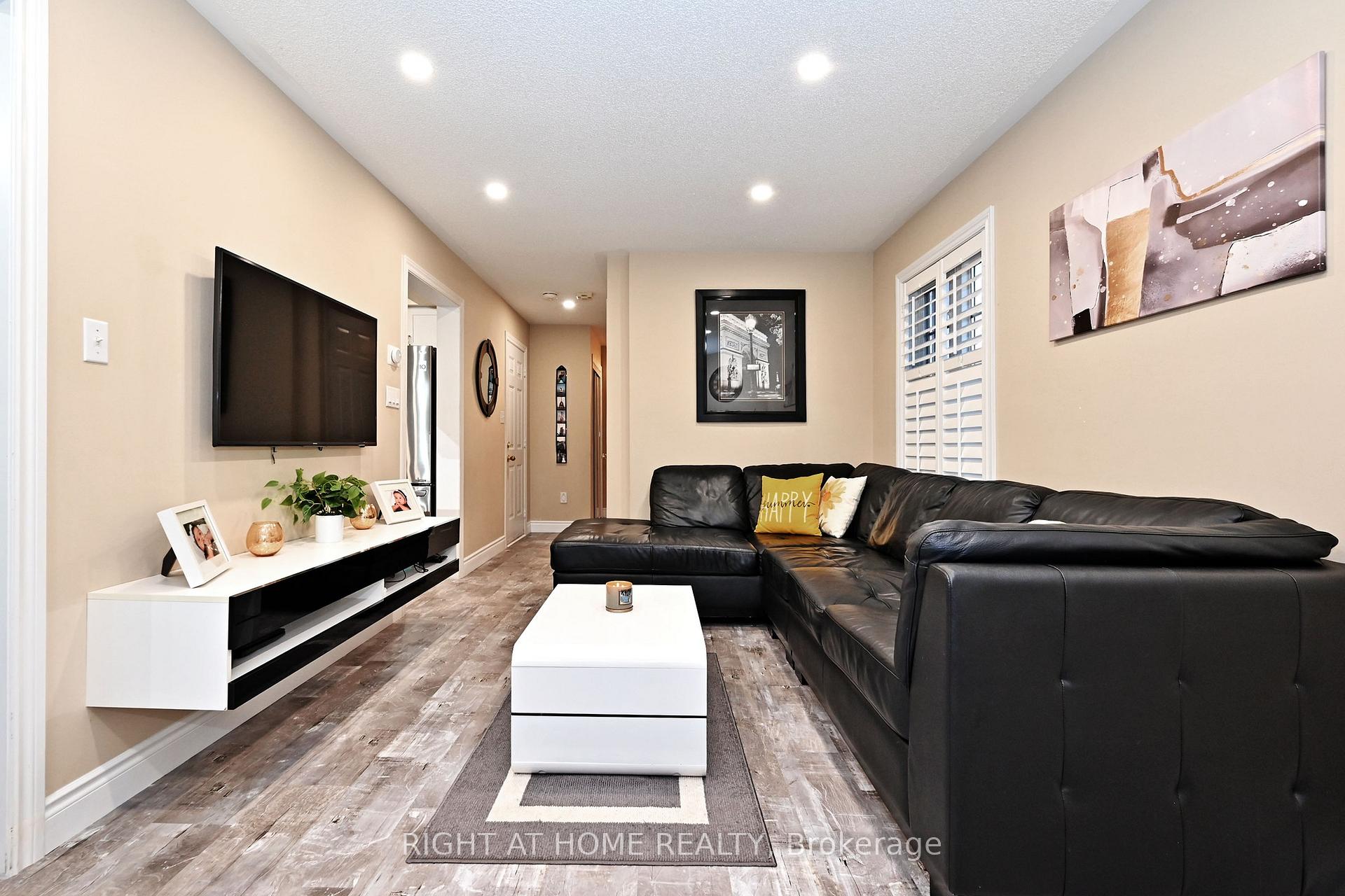 Photo 14 of 73 Bloomgate Crescent, Richmond Hill, Oak Ridges — HOMEH