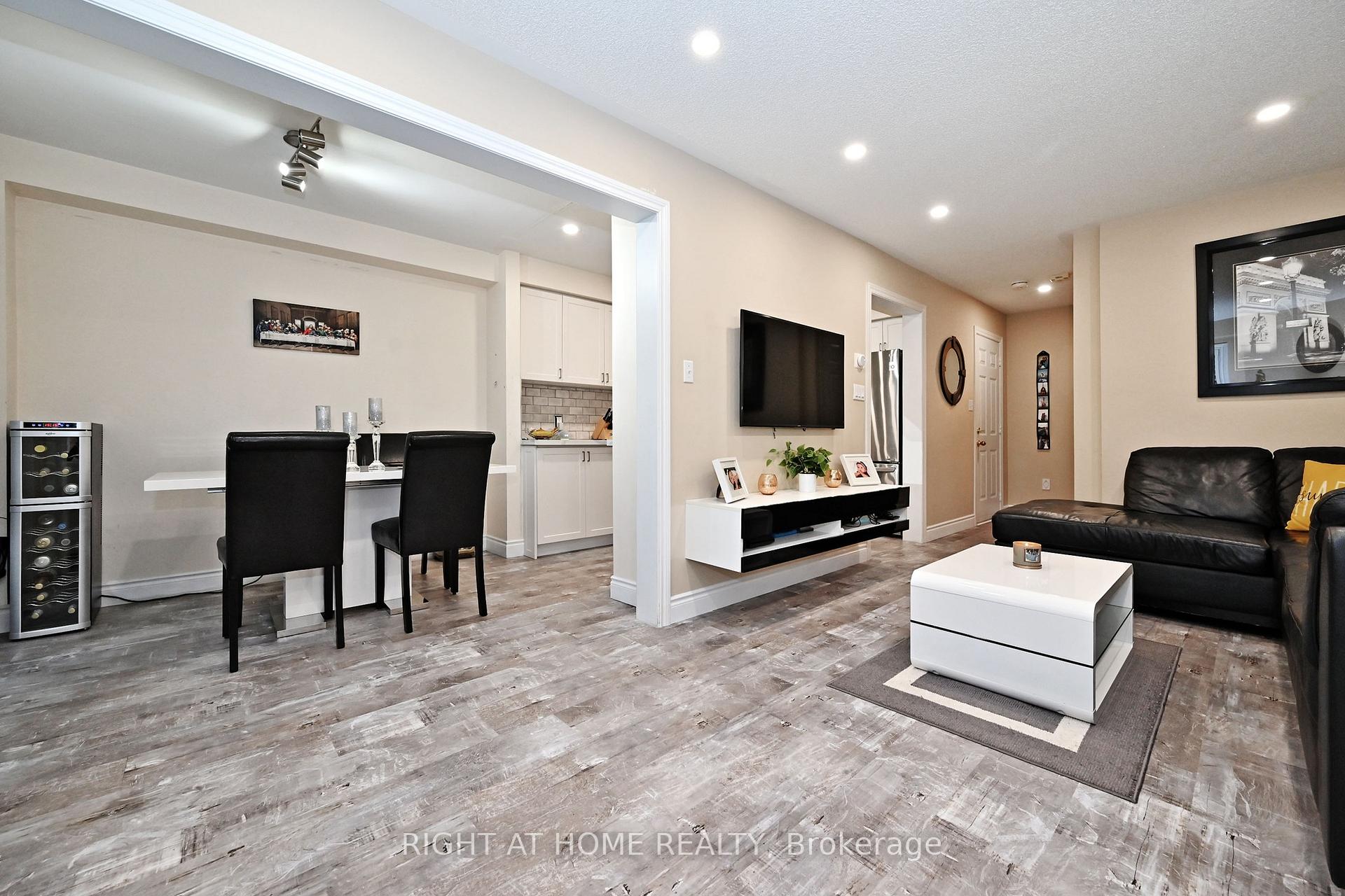 Photo 15 of 73 Bloomgate Crescent, Richmond Hill, Oak Ridges — HOMEH