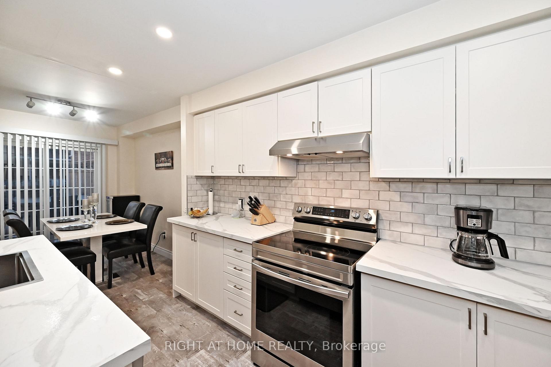 Photo 18 of 73 Bloomgate Crescent, Richmond Hill, Oak Ridges — HOMEH
