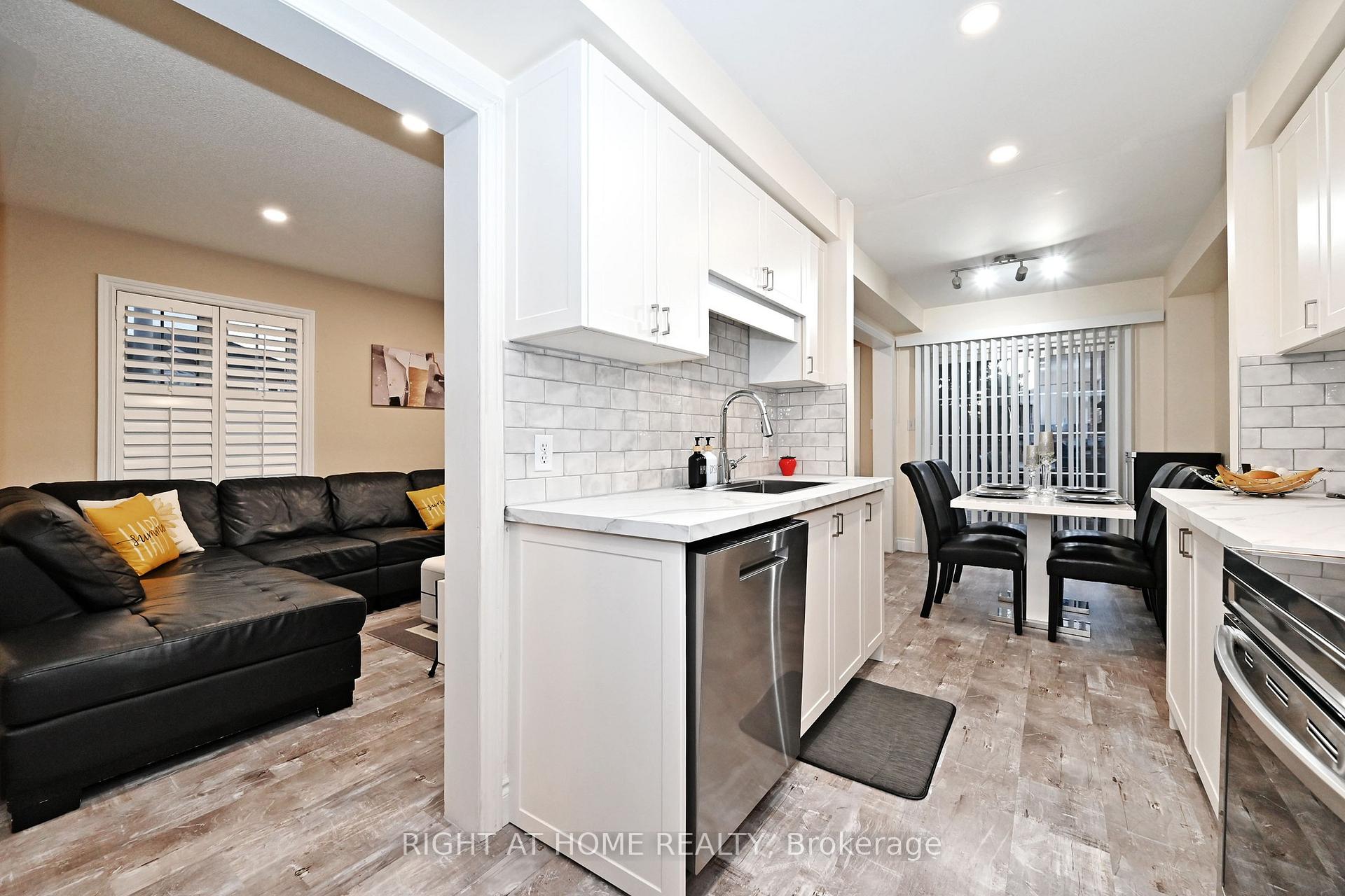 Photo 20 of 73 Bloomgate Crescent, Richmond Hill, Oak Ridges — HOMEH
