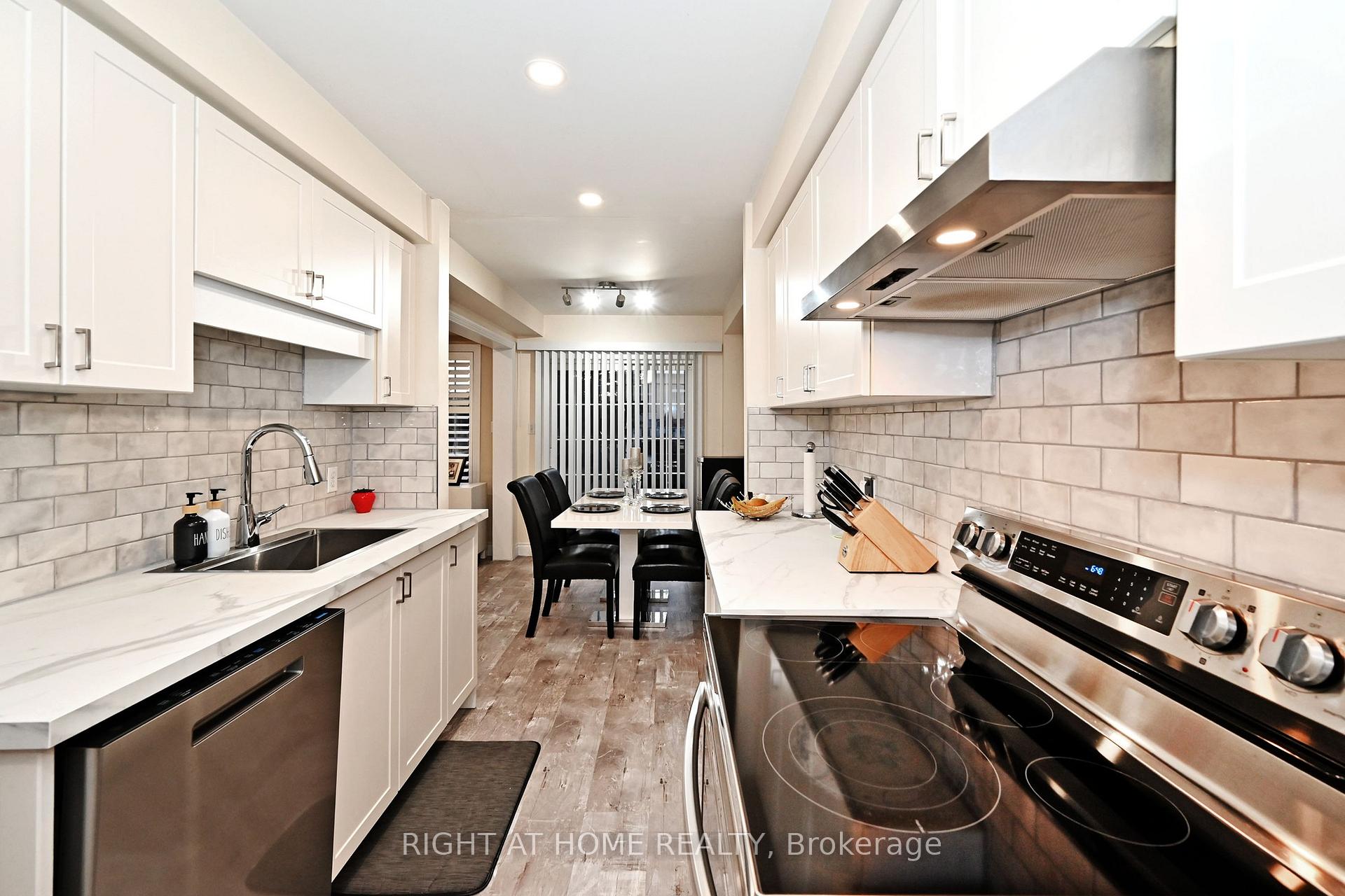 Photo 21 of 73 Bloomgate Crescent, Richmond Hill, Oak Ridges — HOMEH