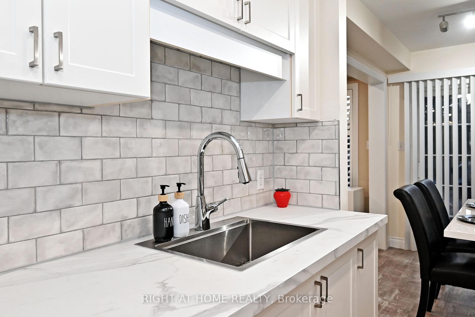 Photo 22 of 73 Bloomgate Crescent, Richmond Hill, Oak Ridges — HOMEH