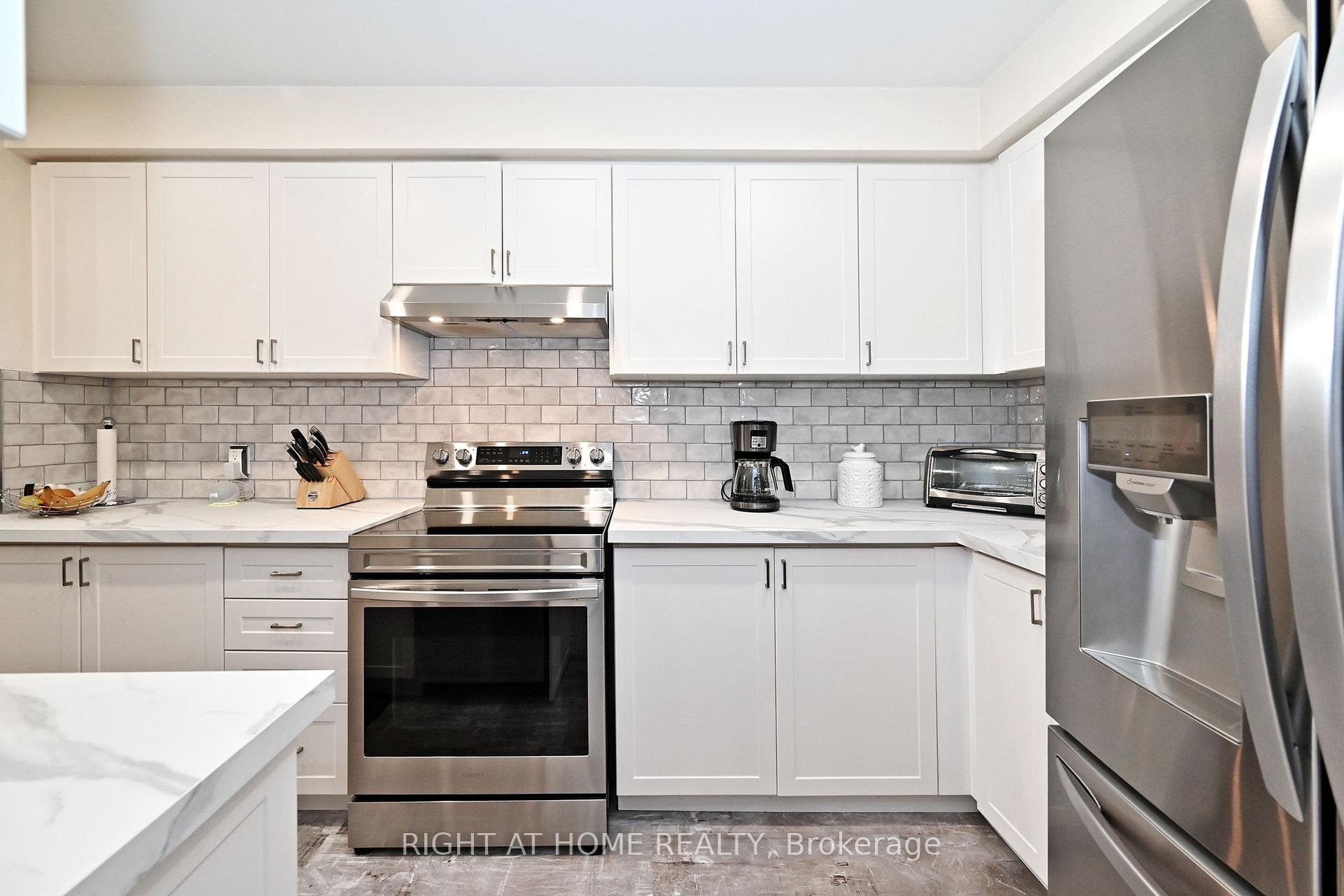 Photo 23 of 73 Bloomgate Crescent, Richmond Hill, Oak Ridges — HOMEH