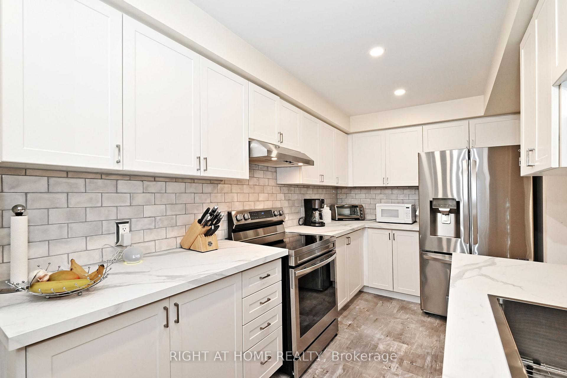 Photo 24 of 73 Bloomgate Crescent, Richmond Hill, Oak Ridges — HOMEH