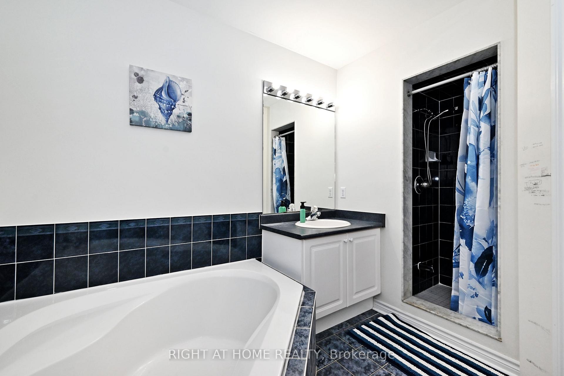 Photo 34 of 73 Bloomgate Crescent, Richmond Hill, Oak Ridges — HOMEH