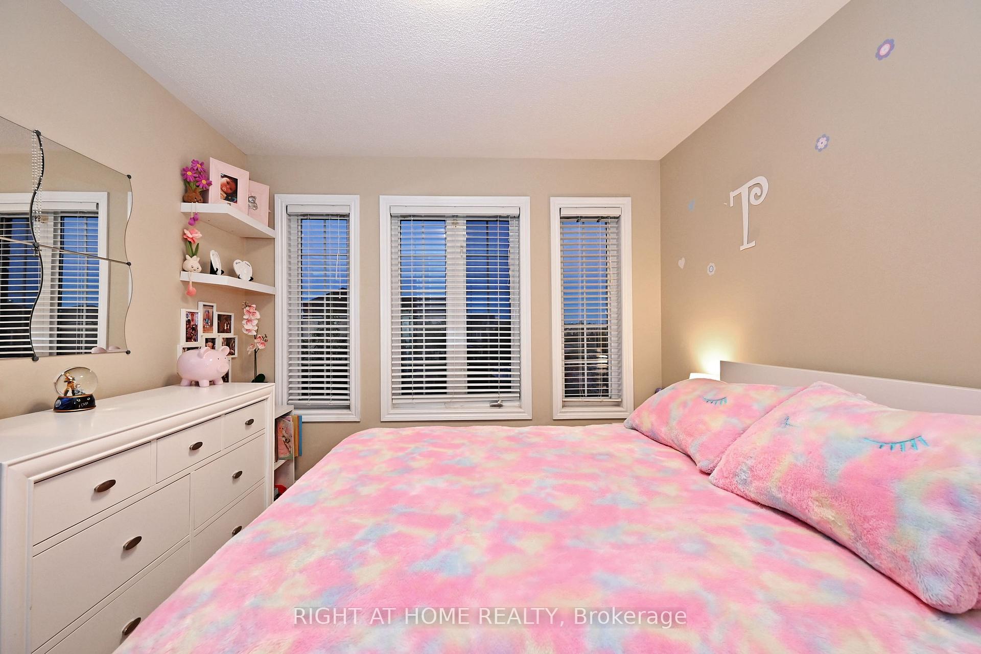 Photo 35 of 73 Bloomgate Crescent, Richmond Hill, Oak Ridges — HOMEH