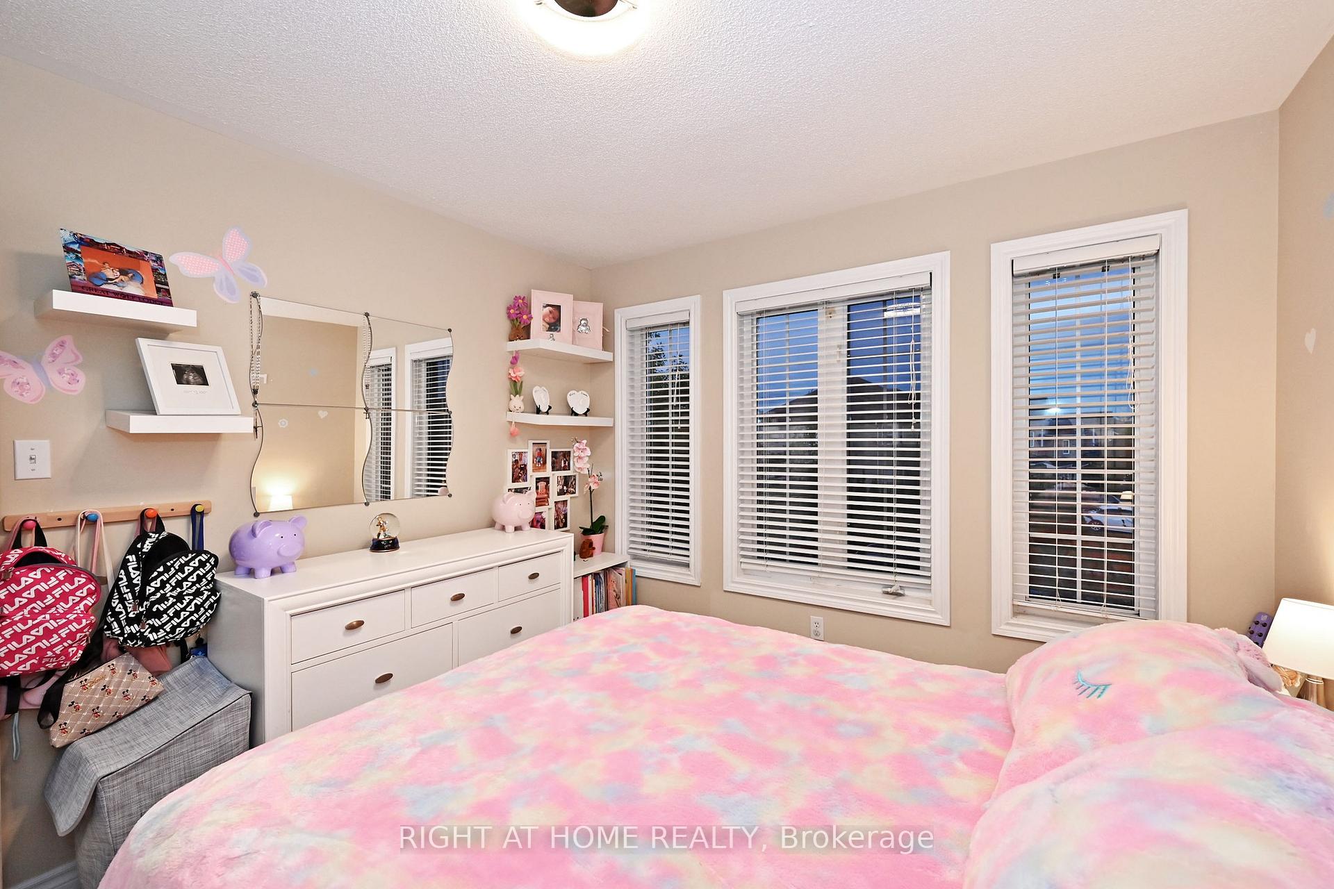 Photo 36 of 73 Bloomgate Crescent, Richmond Hill, Oak Ridges — HOMEH