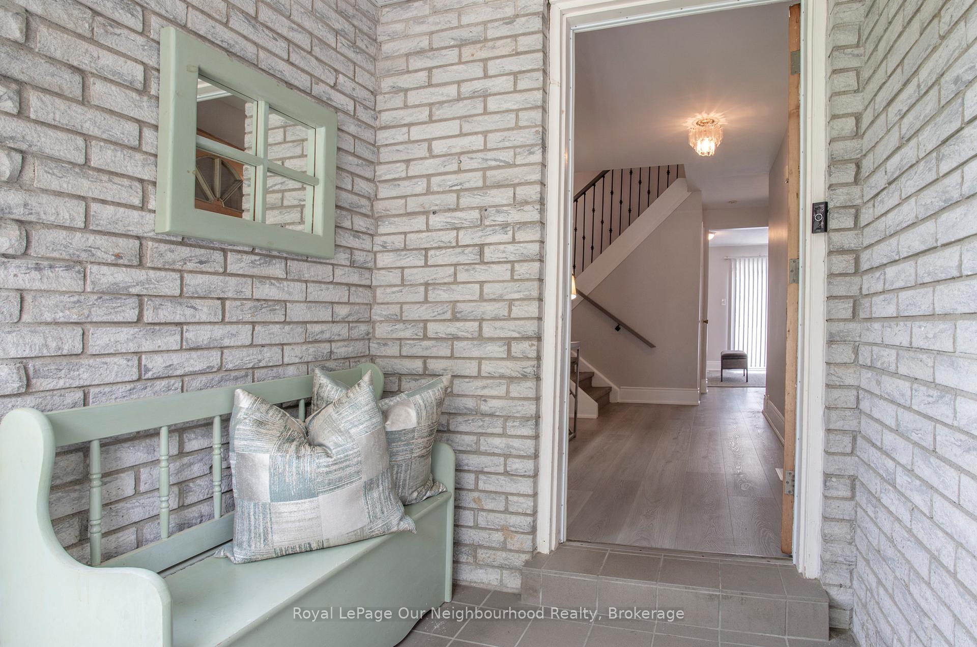 Photo 2 of 708 Waverly Street N, Oshawa, Northglen — HOMEH