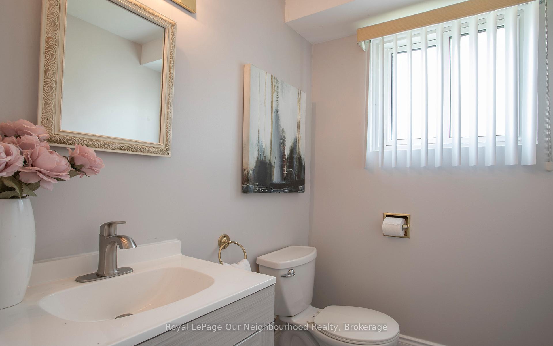 Photo 15 of 708 Waverly Street N, Oshawa, Northglen — HOMEH