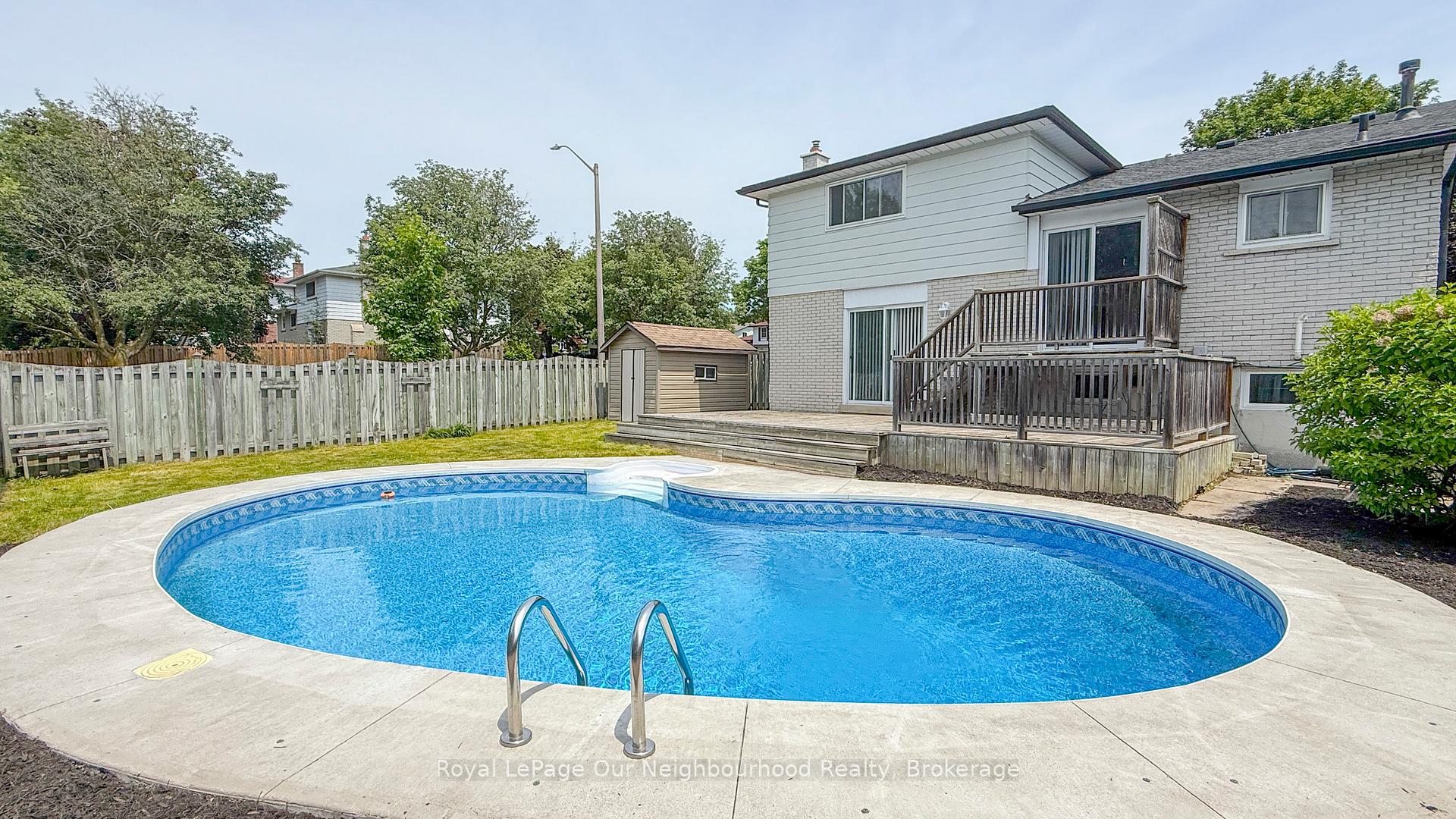 Photo 24 of 708 Waverly Street N, Oshawa, Northglen — HOMEH